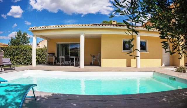 Villa between sea and scrubland, in the heart of Herault