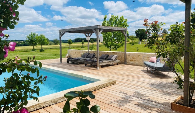 Villa Bisou – Charming family villa in Lot-et-Garonne with pool and views