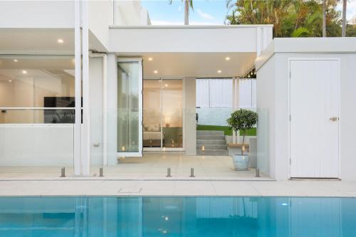 Villa Bianco at Caves Beach