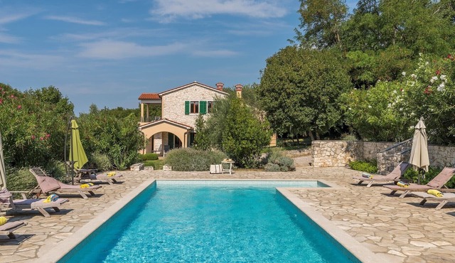 Villa Biljana with Shared Pool in Resort Vlakovo