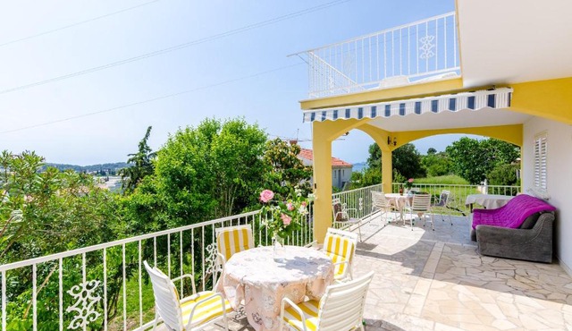 Villa Bind