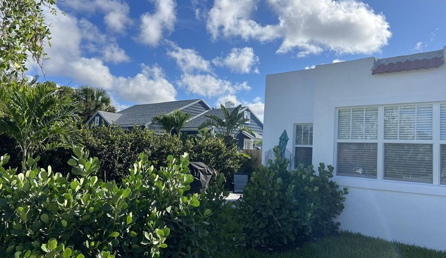 Villa Blanca all new close to beach