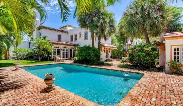 Villa Blanca - Lush Serenity in a Classic Mediterranean Revival Villa