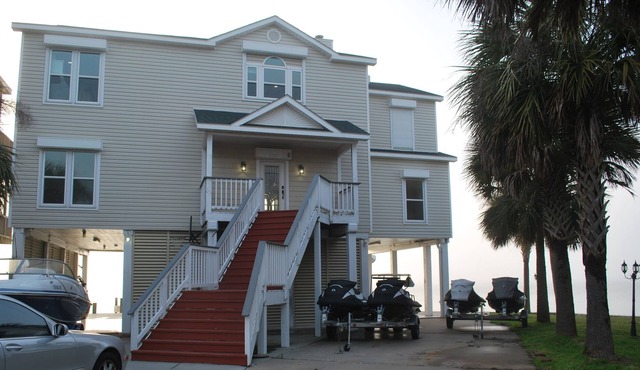 Villa Blanca on the Bay - a luxury Bayfront house