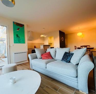 villa bleu marine chic calme et jardin