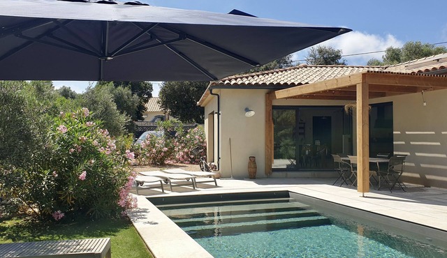 Villa Bonifacio 12p, swimming pool -1km from the port Preserved and exceptional environment