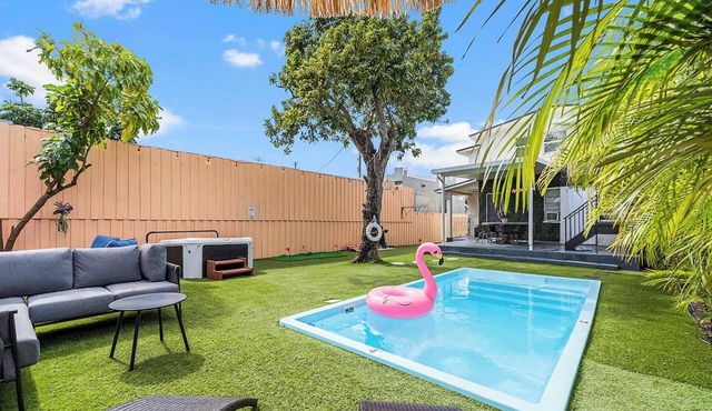 Villa Bonita | 6BR | Pool + Hot Tub
