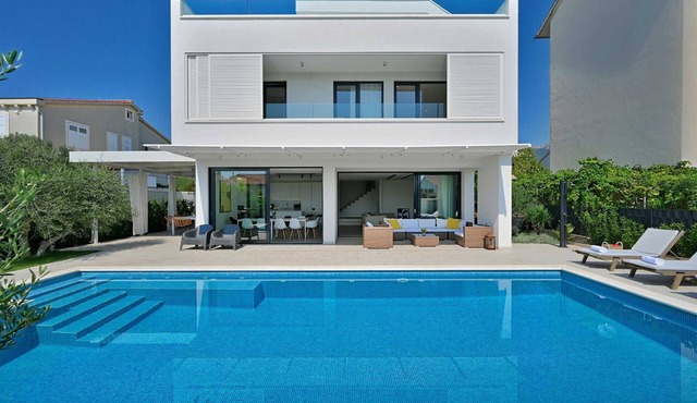 Villa Bord de Mer with Pool