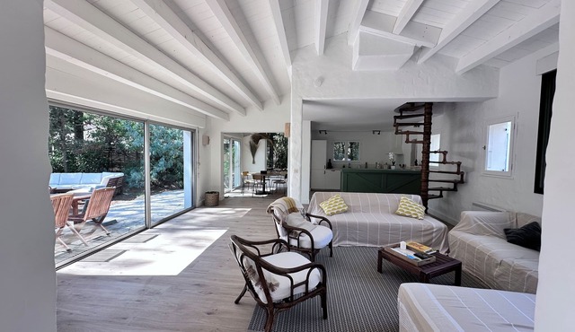 Villa bord de mer dans Parc Privé avec accès Plages, tennis, jeux, piscine.