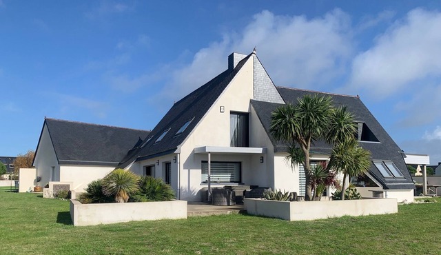 Villa "Bord De Mer - Penmarch" with 2 Private Terraces, Balcony & Wi-Fi