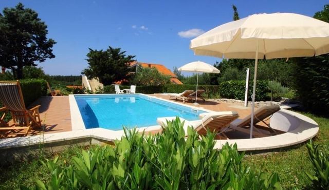 Villa Boskovic - Four-Bedroom Villa with Swimming Pool and Sea View