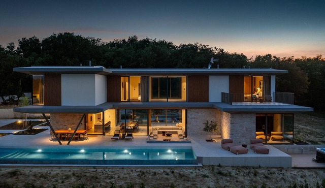 Villa bOx in Central Istria for 14 persons with wellness, 54 m2 heated pool, & kids playground