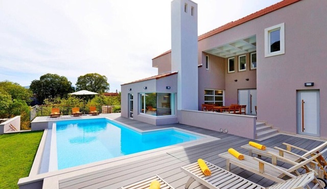 Villa Bozica - Modern villa with pool in Zupa