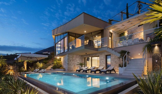 Villa Brilliance House