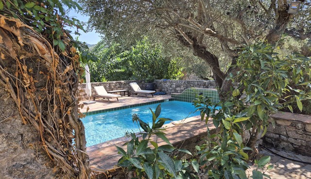 VILLA BUKOLICK AVEC PISCINE