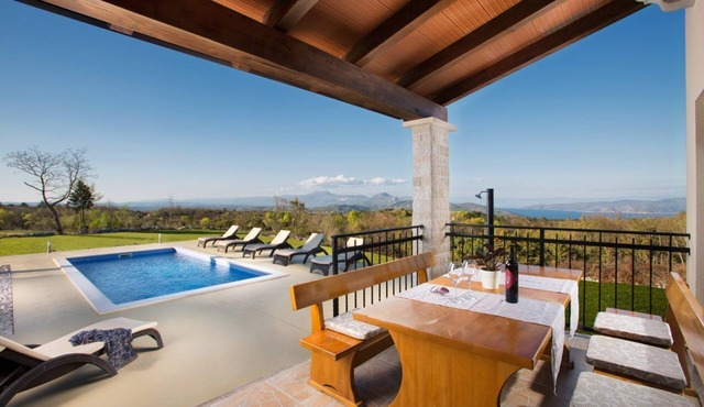 Villa Bura