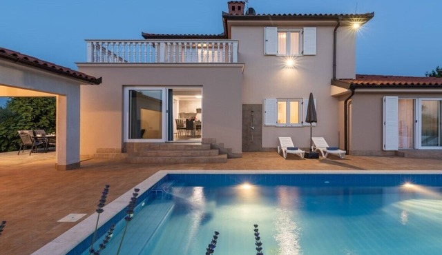 Villa Buroli with Sauna, JAcuzzi and private pool