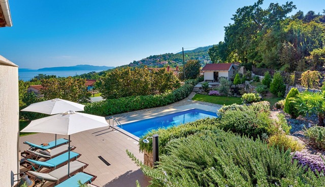 Villa Butterfly with Pool