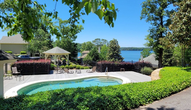 Villa by the Lake, Villa by the Lake- 3BR Condo at The Village on Lake Martin!