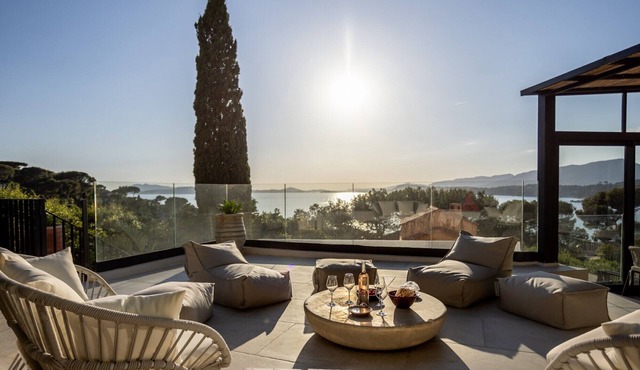 VILLA BY THE SEA VUE MER