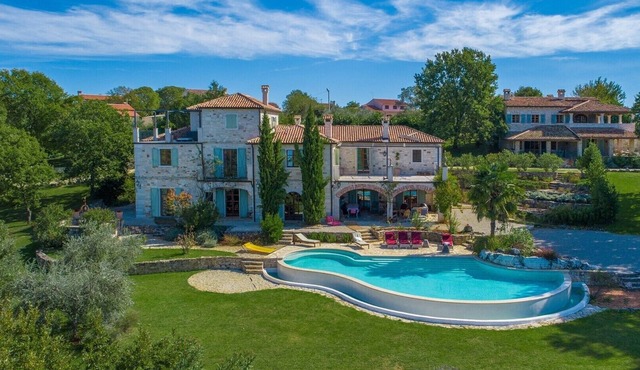 Villa By Three Oaks in Barat