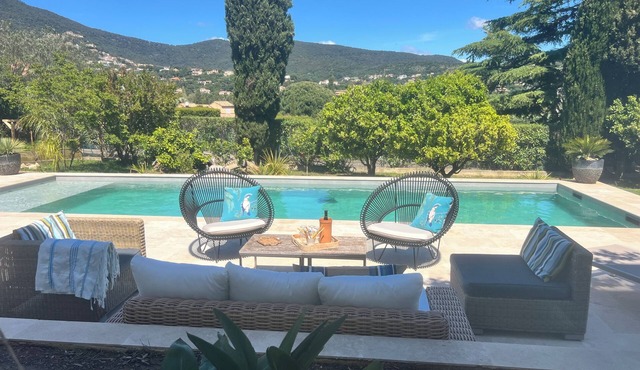 Villa Céleste, Apartment in villa, Swimming pool, garden, quiet, near the sea