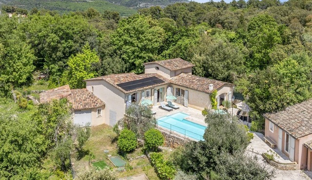 Villa Cabris by Villa Plus