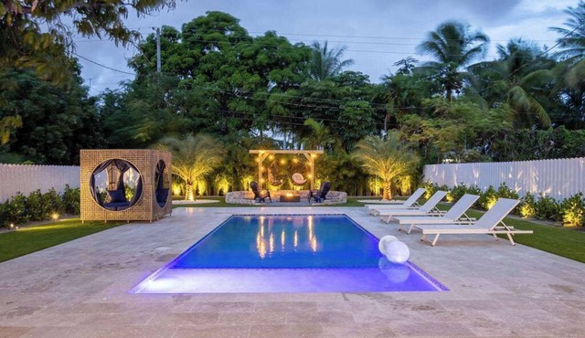 Villa Caicos | Outdoor Kitchen | Fire Pit | Pool