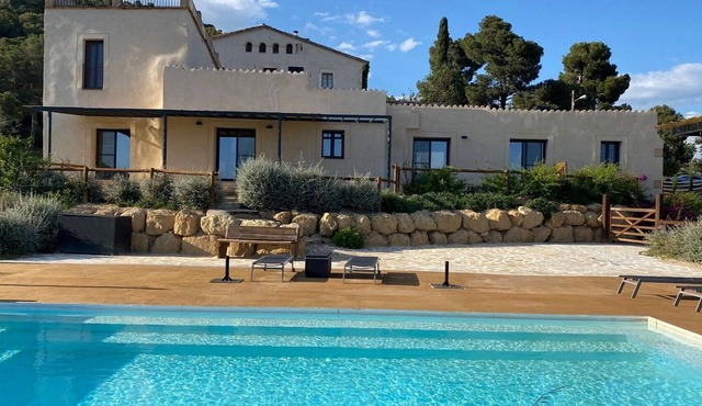 Villa 'Cal Noia 1 and 3' with Mountain Views, Wi-Fi and Air Conditioning