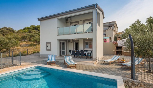 Villa Calma with Swimming Pool