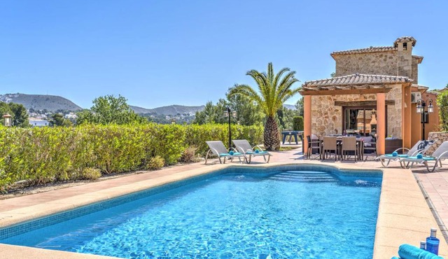 Villa Cambra by Villa Plus