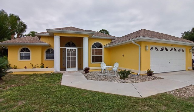 Villa Canary: Stunning spacious outside area