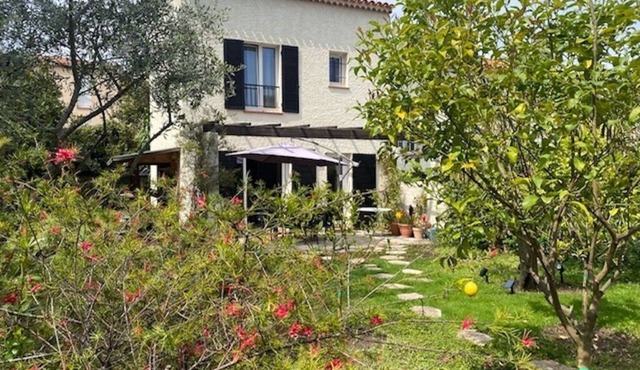 Villa Cap d'Antibes 300m from the beach of La Salis