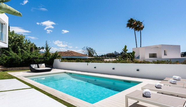 Villa Carat | Villa with pool in Benahavis