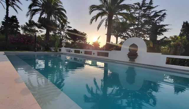 Villa "Caron Riviera" with Sea View, Wi-Fi, and Air Conditioning