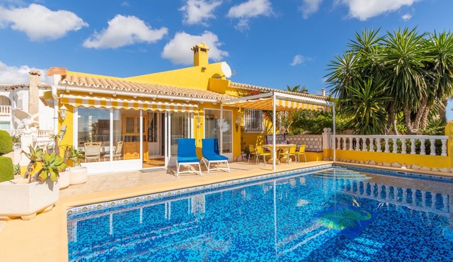 Villa Casa dos Leones with sea view, pool, air conditioning, Wi-Fi, garden & terrace
