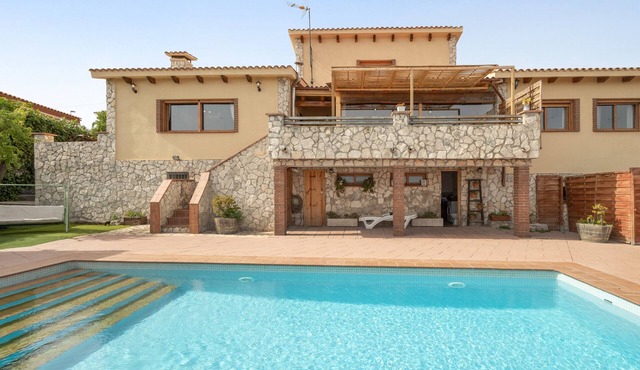 Villa 'Casa Les Vinyes' with Mountain View, Wi-Fi and Air Conditioning