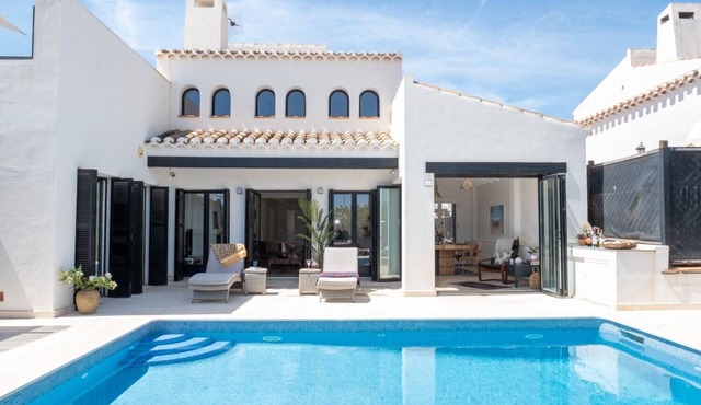 Villa 'Casa Trebol - Private Pool' with Mountain View, Wi-Fi and Air Conditioning