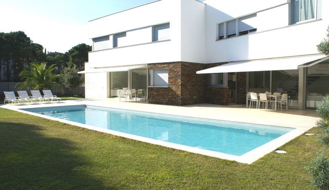 Villa Casanovas (Port de la Selva) with private pool and garden 150m from the beach