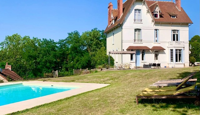 Villa Castel Marie Louise, ideal for families, in a spa town