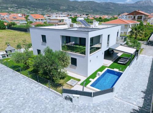 Villa Castelli, Family Holiday House with Private Pool