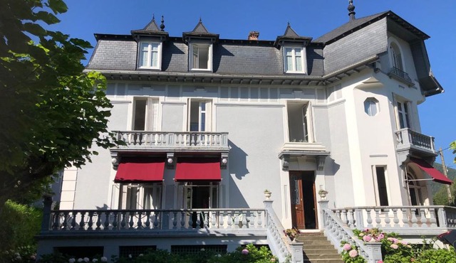 Villa CASTELMT spacieuse Luchon vue montagnes Pyrénées