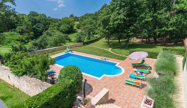 Villa Catarina with Beautiful and Spacious Garden and Pool