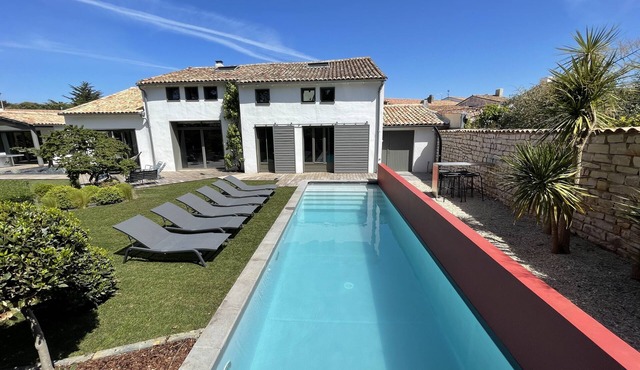 Villa Caumartin, heated pool from April to All Saints' Day vacations