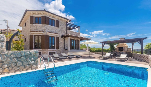 Villa CAVALLO with pool and sea view