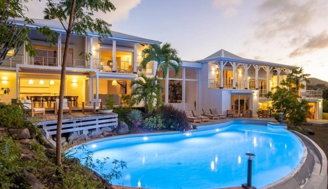 Villa Caye Blanche, spectacular villa with 7 bedrooms and panoramic view!