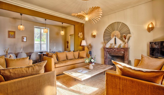 Villa Césune, character house facing the harbour