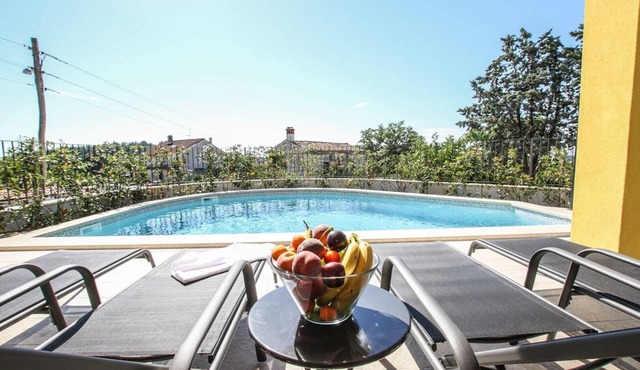 Villa Cecilia with Private Pool near Poreč