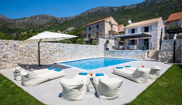 Villa Cesara - Two Bedroom Villa, Sleeps 4