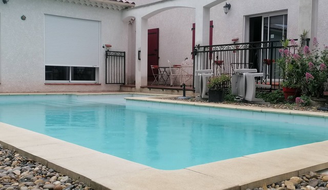 Villa Chaleureuse Avec Piscine